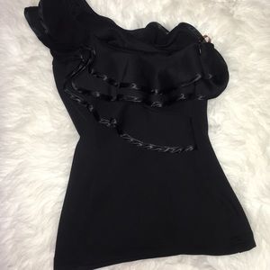 Ruffled one sleeve top